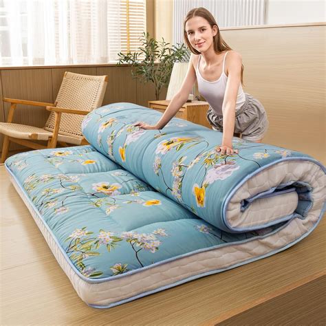 Amazon.com: MAXYOYO Rustic Floral Korean Futon Mattress, Japanese Floor ...