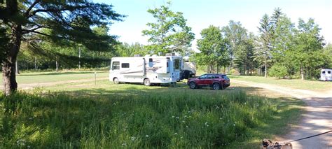 Plan a Perfect Fall Weekend Trip to These Harvest Hosts Locations