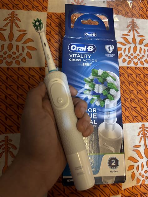 Oral B Vitality 100 White Criss Cross Electric Rechargeable Toothbrush ...