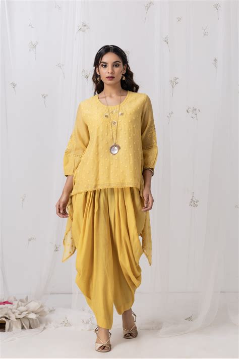 Yashira Dhoti Set – Karuna Khaitan