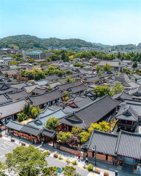 Many giwa rooftops of Hanok Village, Jeonju, North Jeolla Province ...