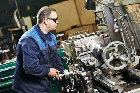 Manufacturing Machine Operator 的图像结果