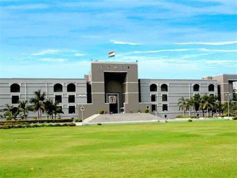 Class 2 officer's husband ends life after wife's affair | કલાસ-2 ...