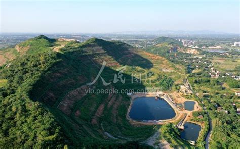安徽铜陵：生态修复长江沿线废弃矿山-人民图片网