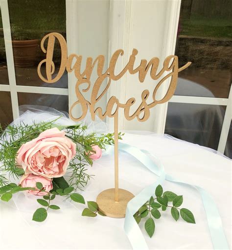 Dancing Sign 的图像结果