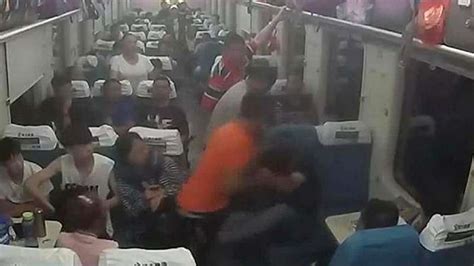 列车上骚扰女旅客 殴打他人 醉酒男子被北京铁路警方行拘10日,社会,民生,好看视频