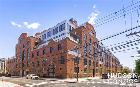 Wonder Lofts at 720 Clinton St - Condos for Sale and Rent