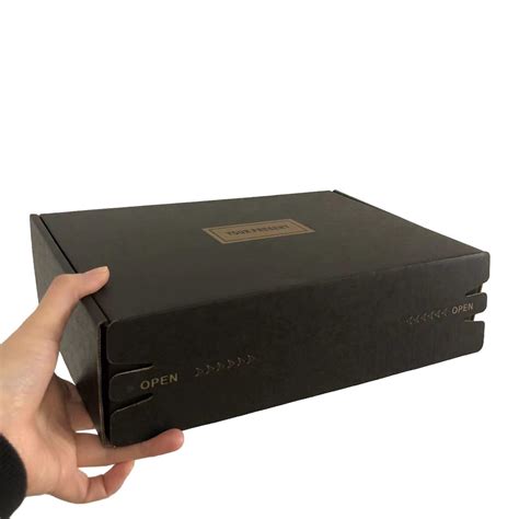 Cardboard Shipping Box 的图像结果