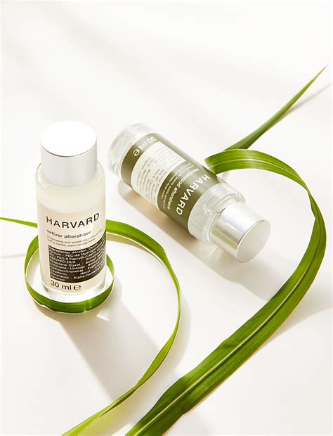 Buy Vetiver & Sandalwood Eau de Toilette Gift Set at Marks & Spencer