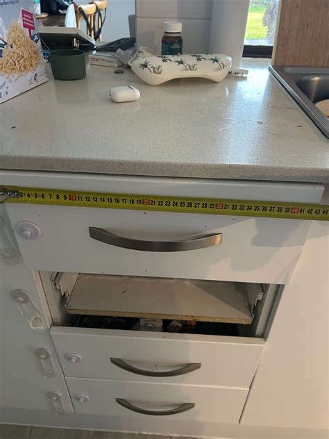Kitchen Drawer Problem 的图像结果