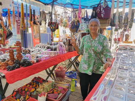 Local Siting People 的图像结果