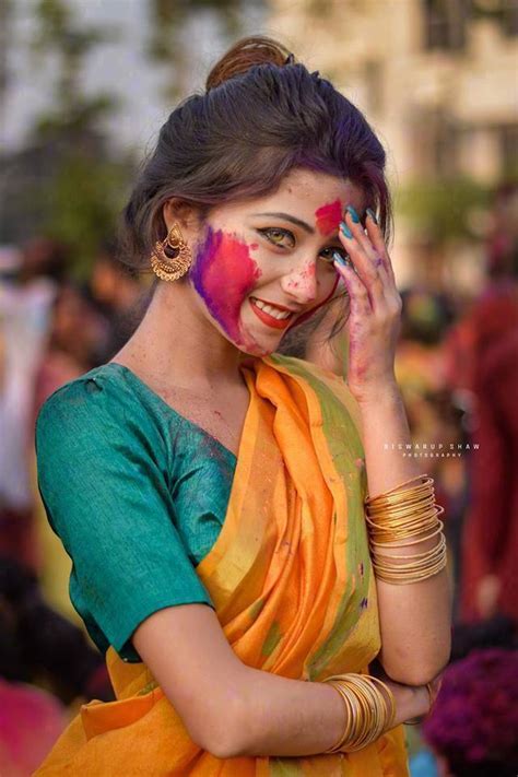 印度胡里节，鲜艳可爱的琥珀绿眼睛女孩(FB|琥珀|胡里|女孩_新浪网