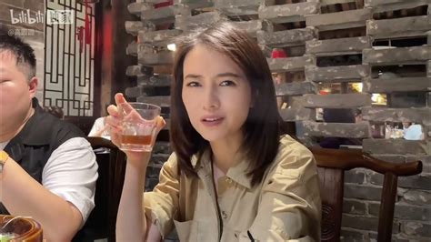 因主播在抖音视频广告中喝了口啤酒，宁波一公司被立案查处_市场_酒类_动作