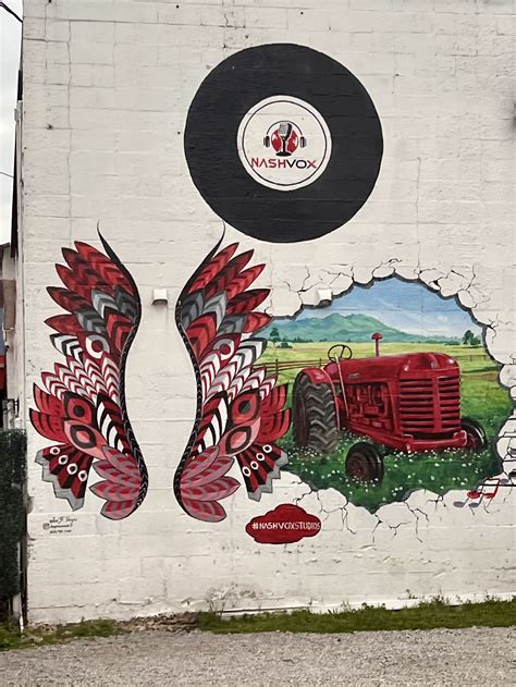 Little Hiccups: 35+ Must See Murals in Nashville