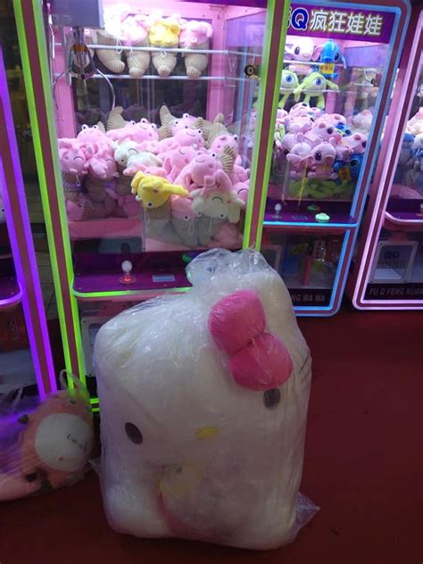 Hello Kitty Claw Machine 的图像结果