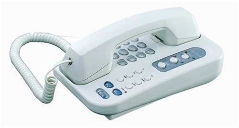 Basic Phone 的图像结果