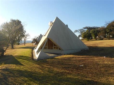 PYRAMIDS MOTEL (Van Reenen) - Hotel Reviews, Photos, Rate Comparison ...