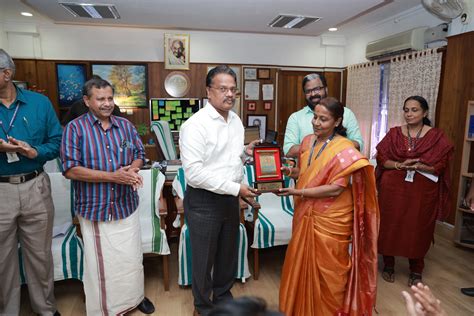 RETIREMENT FUNCTION OF SMT.BINDU.V.G.(CONTROLLER OF EXAMINATIONS) HELD ...
