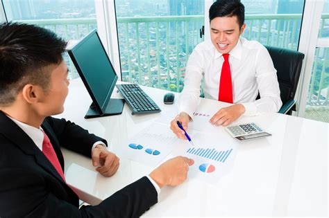 Salary Guide: How Much Does An Investment Banker In Singapore Earn