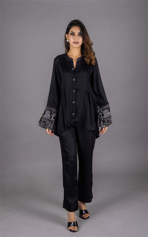 Tops and Dresses – INCHING INDIA