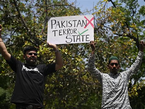 In Childish Terror 的图像结果