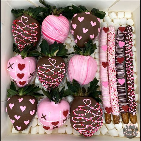 Valentine’s Day Treats 🍓 | Valentine chocolate covered strawberries ...