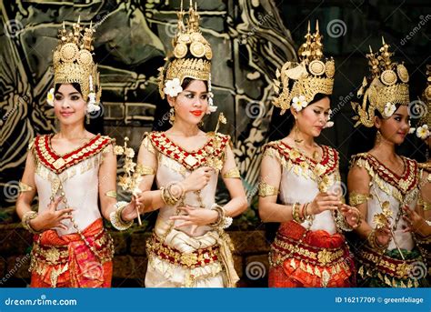Traditional Cambodian Dance Editorial Photo | CartoonDealer.com #16217709