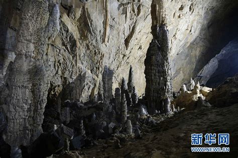 湖北鹤峰：溶洞钟乳石奇观-新华网