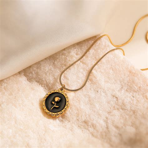 Neckpieces – The Elite Gallery - by Viexta