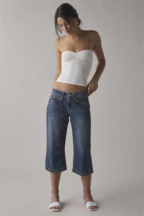 BDG Kayla Low-Rise Capri Jean | Urban Outfitters Singapore - Clothing ...