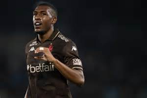 Após Rayan fazer "C" no clássico, Vasco provoca Fluminense nas redes sociais