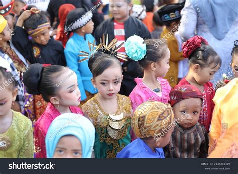Traditional Indonesian Clothing