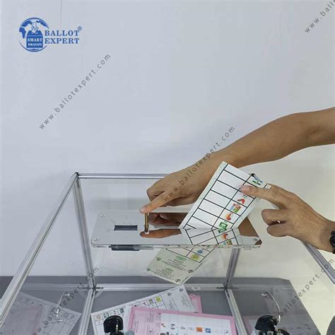 Voting Ballot Boxes 的图像结果