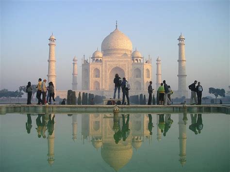 Taj Mahal People 的图像结果