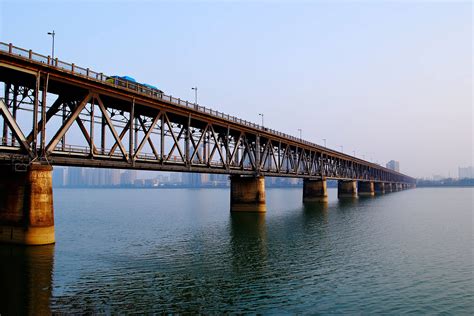 茅以升主持设计的钱塘江大桥，为何通车一个月后就被炸毁_桥梁