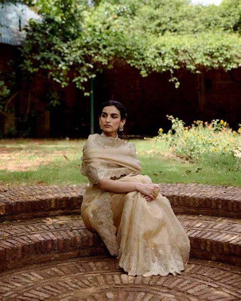 Buy Zari Gold Organza Tissue Saree Online – Mehr by Annu