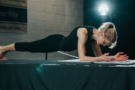 Grandmother Sets Guinness World Record with Incredible Abdominal Plank ...