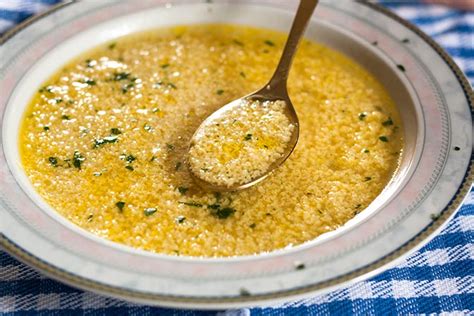 Sopa de huevo y parmesano - Recetas de Esbieta