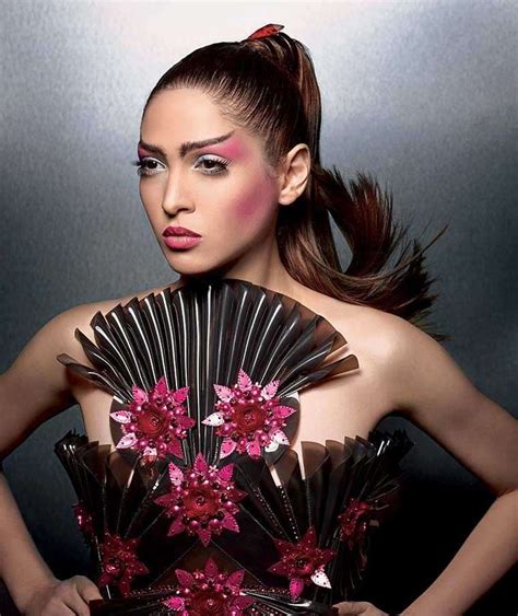 Digital-inspired makeup looks to try this season | Femina.in