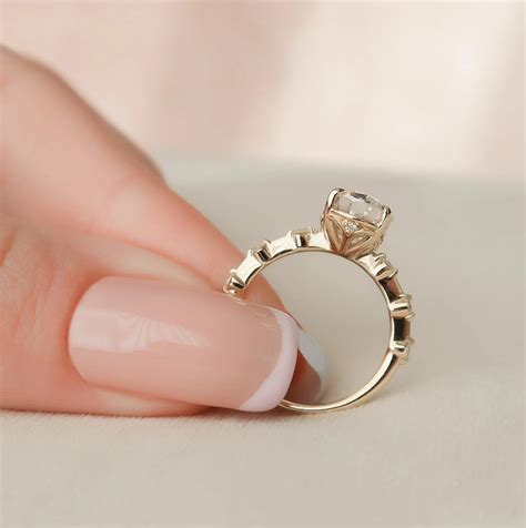 Luxe Oval Stone Ring