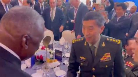 中美防长在晚宴握手|中美|香格里拉|美国国防部长_新浪新闻