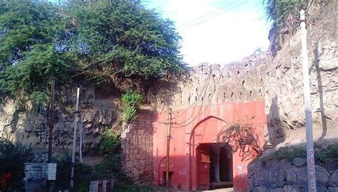 Gadwal Fort Is An Ancient Spot In Telangana To Explore In 2026