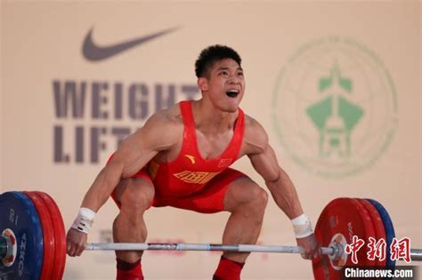 2022年世界举重锦标赛重庆运动员李大银摘得双金_腾讯新闻