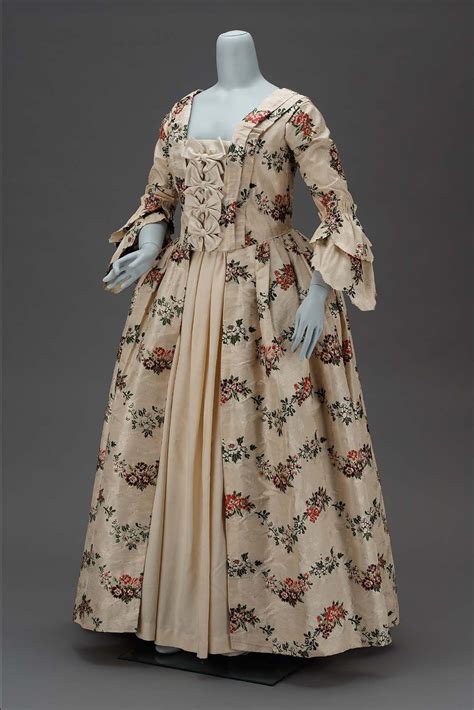 1763 Wedding dress worn by Sarah Tyng Smith | Museum of Fine Arts ...
