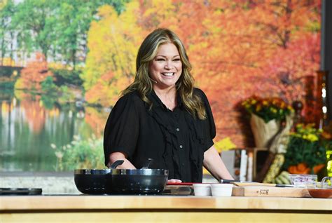 Valerie Bertinelli Says Her Mom's Applesauce Cake Is Perfect for Your ...