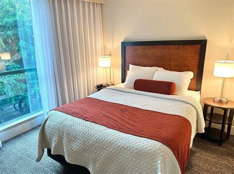 ROSEDALE CONDOMINIUMS (Vancouver) - Specialty Hotel Reviews, Photos ...