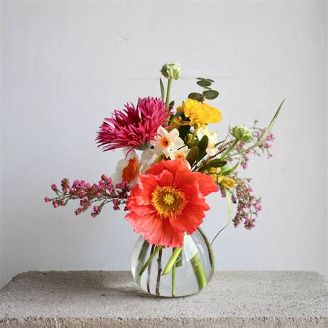 Bitty Bud Seasonal Arrangement (Tiny) | Small flower arrangements ...