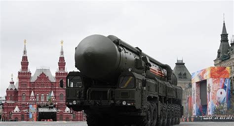 俄罗斯发射3款核导弹，展现三位一体打击力量，美国不敢嚣张了？_腾讯新闻