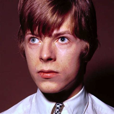 The Story Behind David Bowie’s Unusual Eyes | David bowie eyes, Bowie ...
