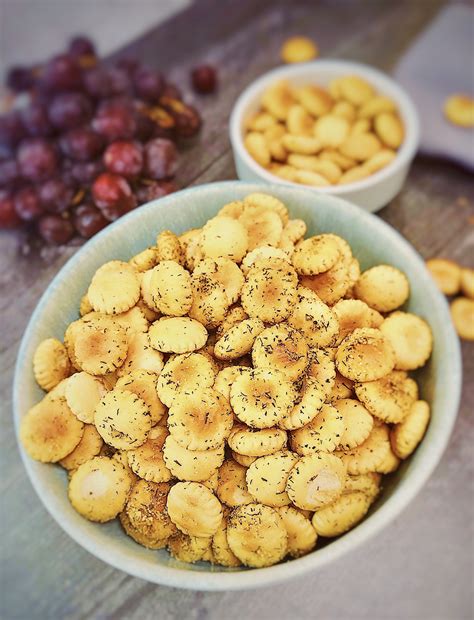 Seasoned Oyster Crackers No Bake at Taj Schauer blog